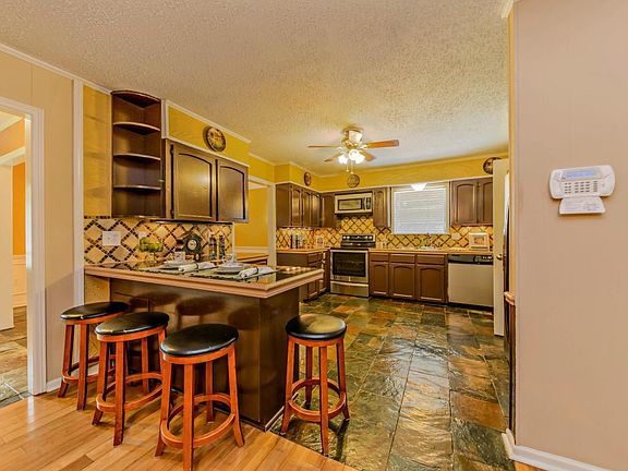 3rd image of 322 S Philo Dr