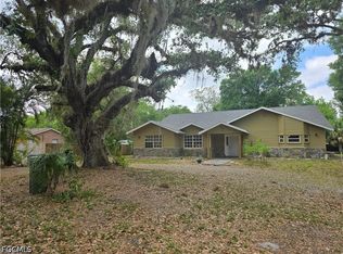 140 S Davis St, Labelle, FL 33935
