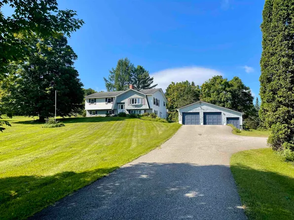 29 Couture Flats, Lyndon, VT 05851