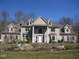 2 Erin Ln, Sandy Hook, CT 06482