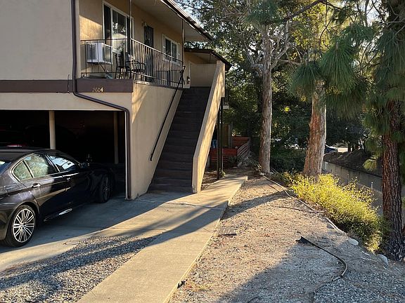 2nd image of 2604 Montrose Ave #1