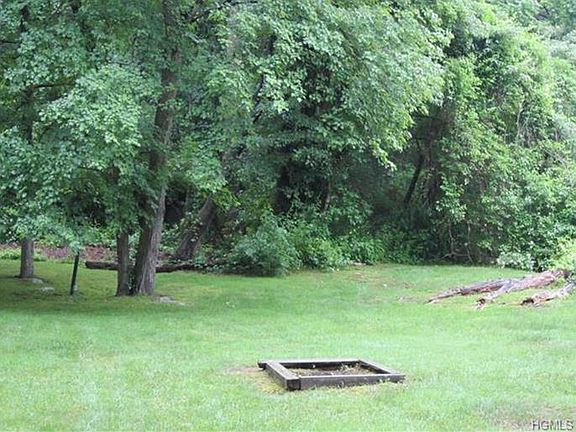 3rd image of 10 Bonny Dr