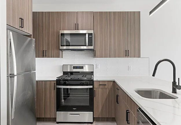 1st image of 130-132 Mallory Ave #5