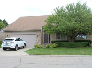 4353 Lorraine Dr, Shelby Township, MI 48316