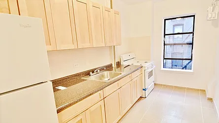 Rented by Park Property Advisors