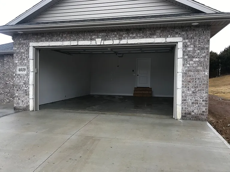 4039 Westminister Dr — Photo 20
