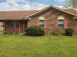 1537 Land Rd, Columbus, MS 39705