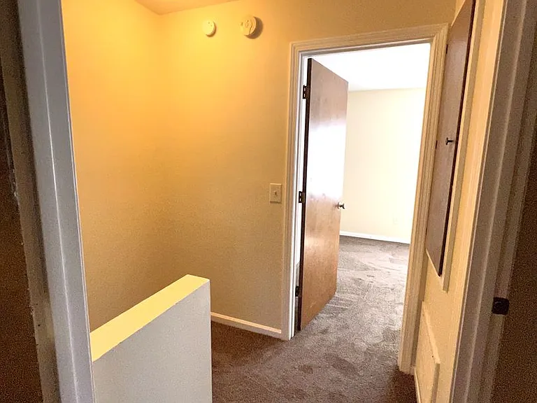 403 Lennon Dr — Photo 9