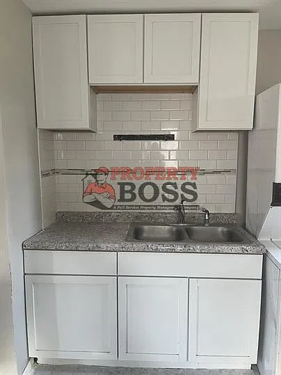 1409 East 35th Court - 1 — Photo 4