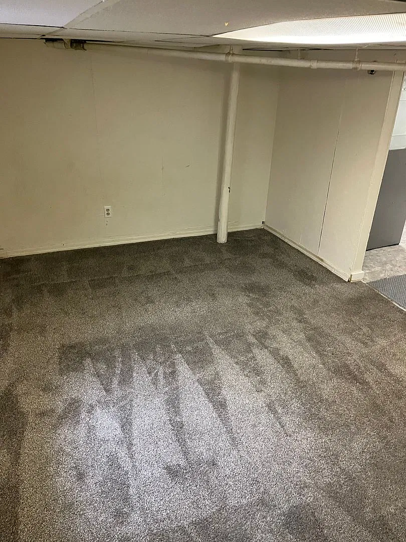 4 Bedroom 2 Bathroom House — Photo 3