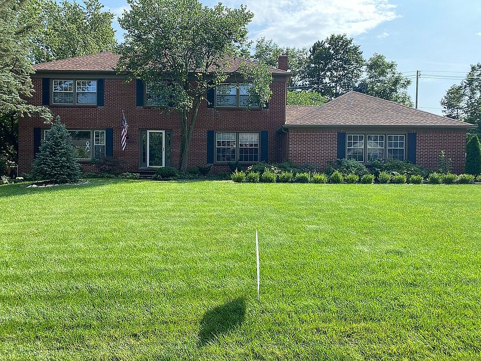 Huge yard!