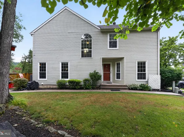 88 Village Dr, Schwenksville, PA 19473