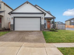812 NE Trillium Dr, Estacada, OR