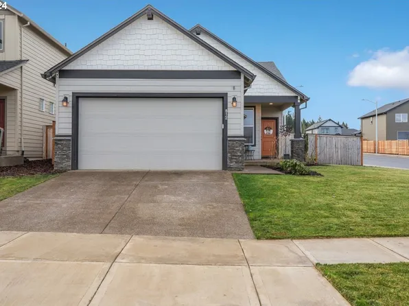 812 NE Trillium Dr, Estacada, OR 97023