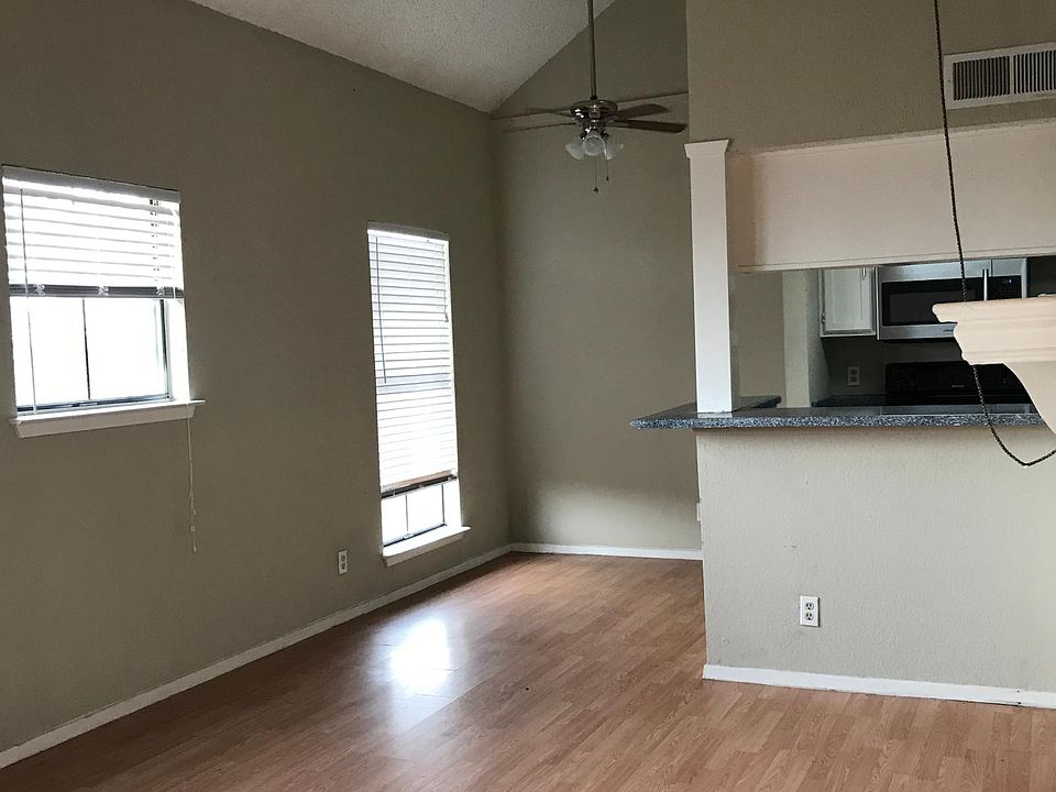 1st image of 4316 Swiss Ave APT 208