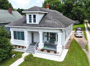 112 E 2nd St, Huntingburg, IN 47542