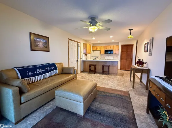 414 E Lake St APT 8, Ventura, IA 50482