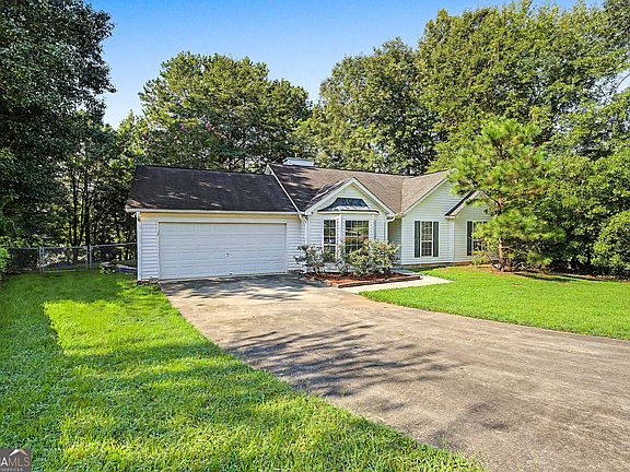 2nd image of 204 Spring Cir