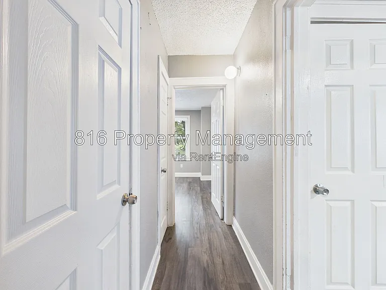 6808 S Benton Ave — Photo 13