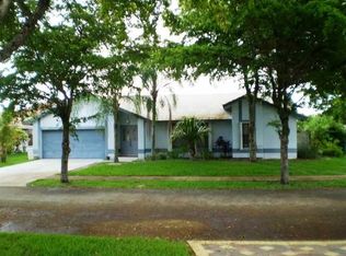 4904 NW 49th Ave, Coconut Creek, FL 33073