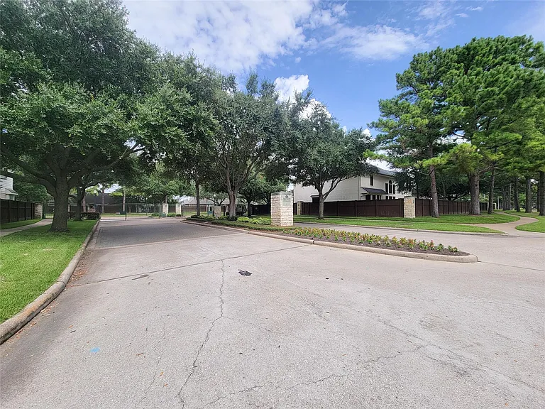 17715 Laguna Trail Dr — Photo 43