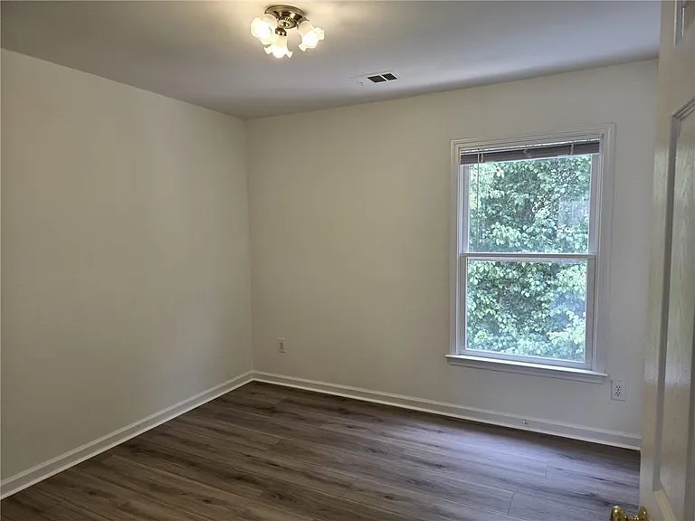 10845 Glenbarr Dr — Photo 12