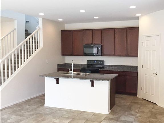 3rd image of 1310 N Balboa