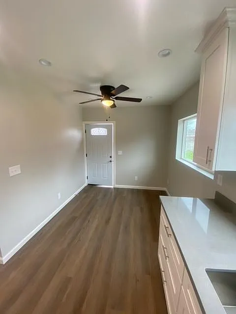 1 bed, 400 sqft, $1,500 — Photo 3