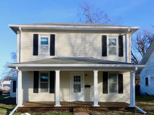212 Ash St, Wamego, KS 66547