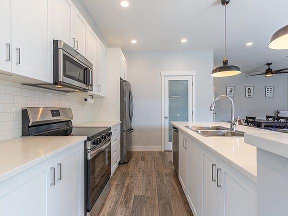 3rd image of 23958 Kanaka Way