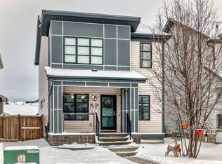 18136 76th St NW, Edmonton, AB T5Z 0L9