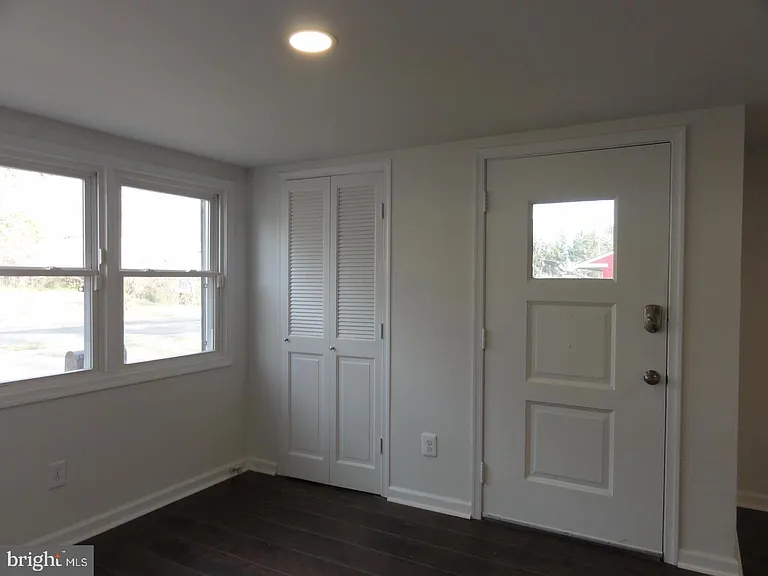 7029 Woodley Ln — Photo 12
