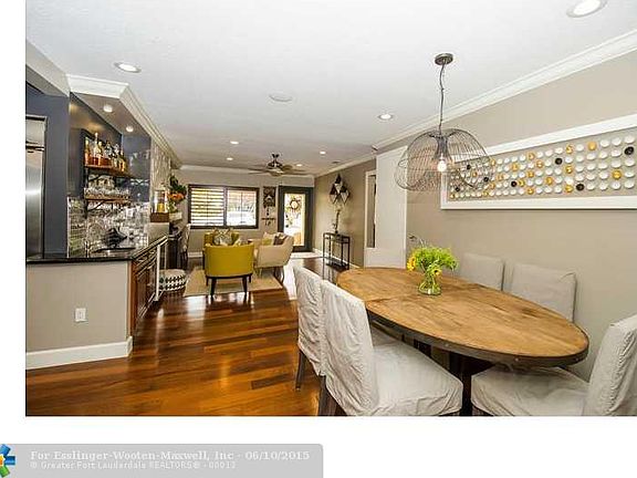 3rd image of 716 SE 6th Ct