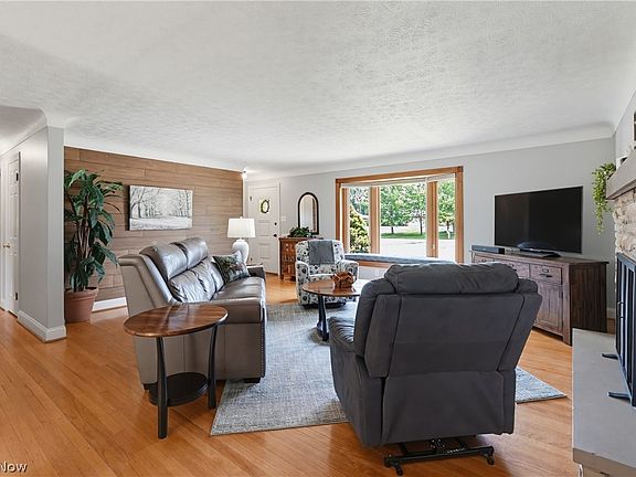 4th image of 855 Nemet Dr