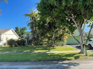 7350 NW 52nd Ct, Lauderhill, FL 33319