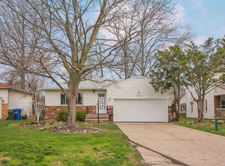 27920 Knickerbocker Rd, Bay Village, OH 44140
