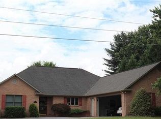 2221 Collins St, Morristown, TN 37814