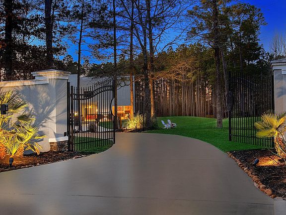 2nd image of 11902 Julia Ln