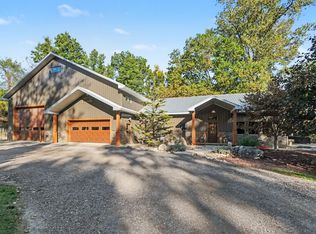 17281 Ash Hollow Dr, Chelsea, MI 48118