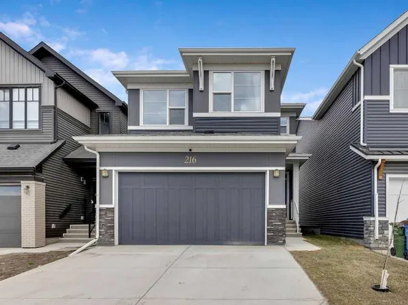 216 S Creekstone Row SW, Calgary, AB T2X 4Y5