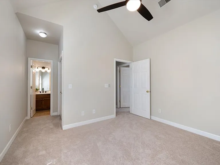2271 Dewey Dr #J2 — Photo 19