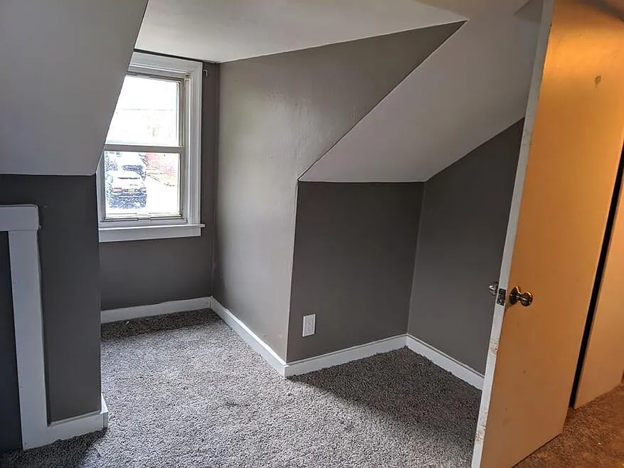 3 bed, $1,700 — Photo 3