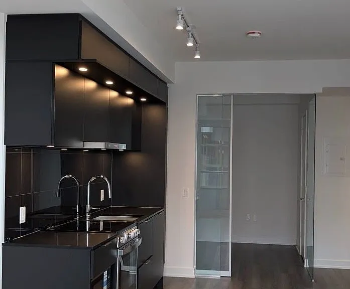 448 Burnhamthorpe Rd W #2312 — Photo 4