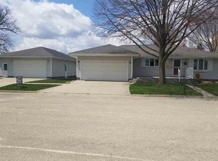 934 9th St, Jesup, IA 50648