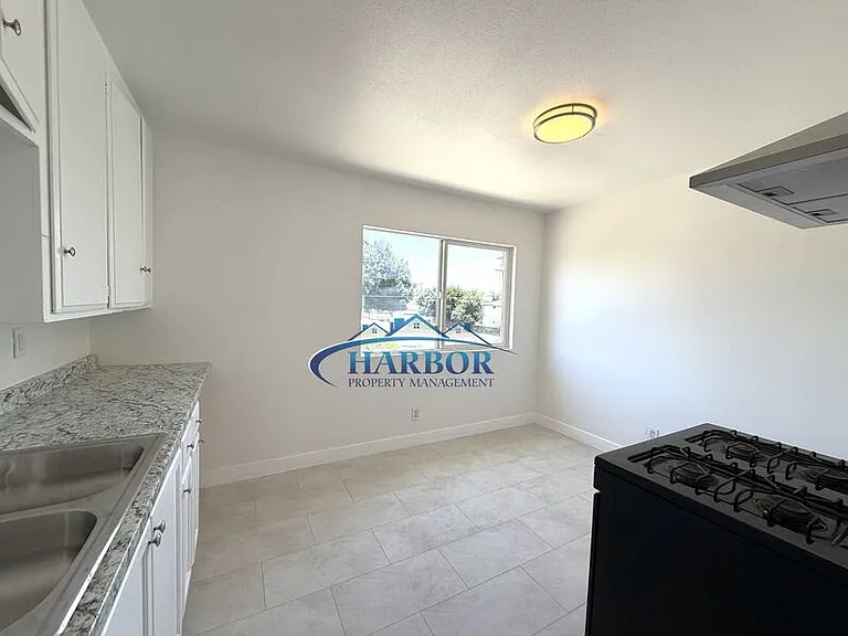 1447 N Wilmington Blvd #A — Photo 5