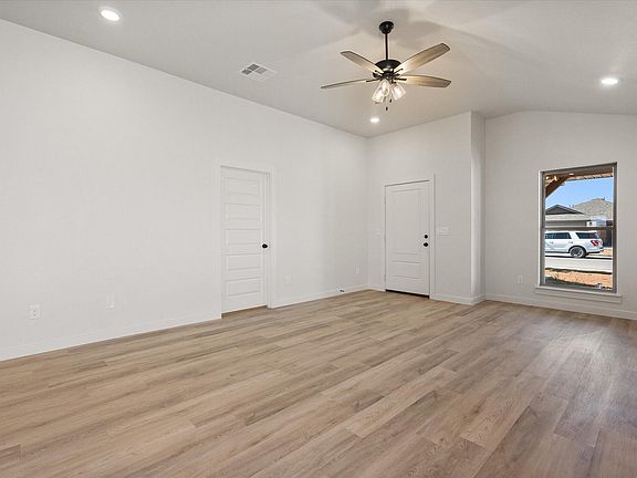 5th image of 2018 Cottonwood Ave