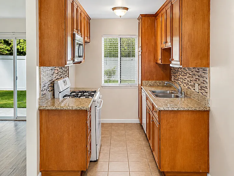 7043 Alabama Ave #204 — Photo 5