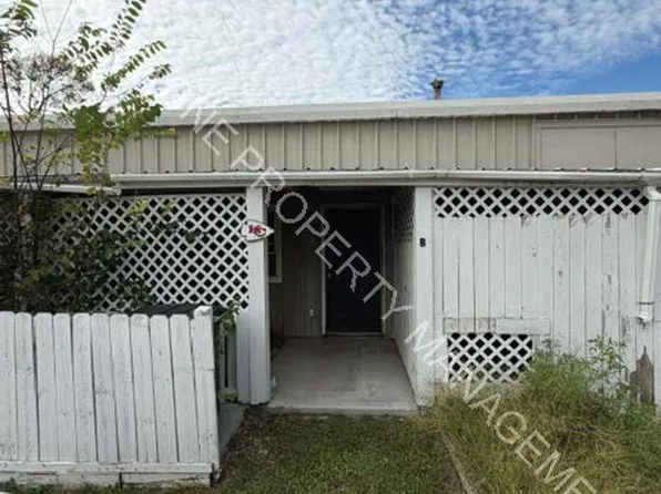 10602 Hillcrest St, 10602 E Hillcrest St APT B, Peculiar, MO 64078
