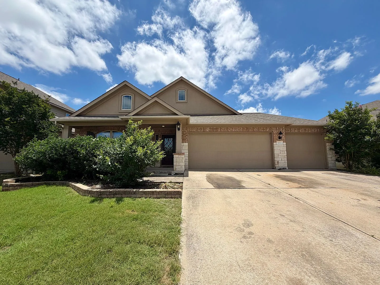 Beautiful 3BR/2BA Home with 3-Car Garage in Leander, TX — Photo 1