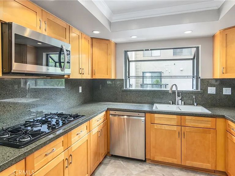 21820 Marylee St #225 — Photo 15